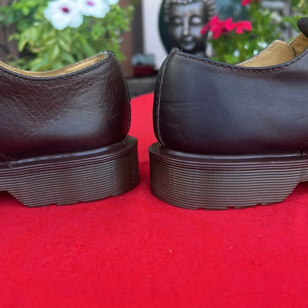 🏴󠁧󠁢󠁥󠁮󠁧󠁿 Vintage Dr. Martens MIE T-Strap Cut Out Mary Jane Loafers UK 5